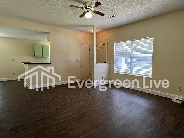 103 Pembroke Ct — Photo 4