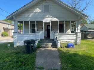 306 W Cherry St, Carbondale, IL 62901