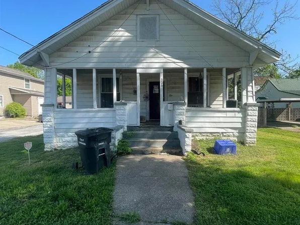 306 W Cherry St, Carbondale, IL 62901