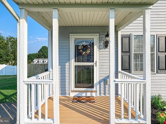 3rd image of 22 Vickilee Dr