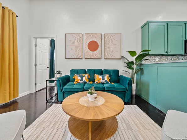 322 ANDREWS, San Antonio, TX 78209