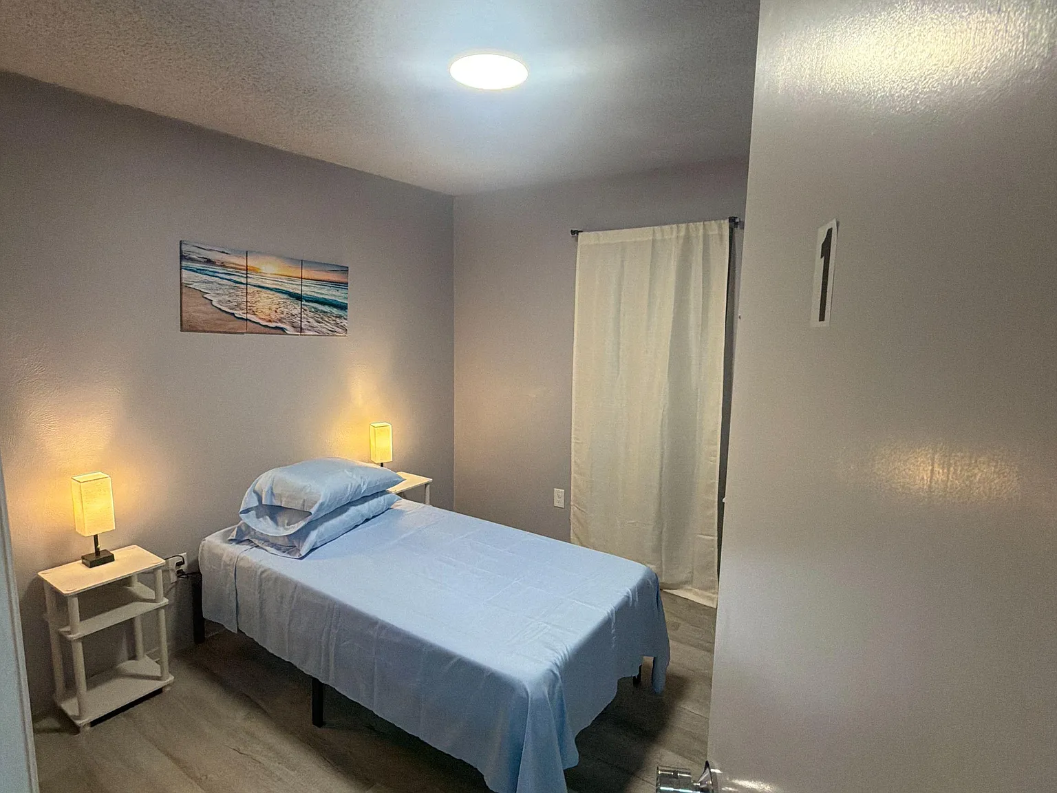 4 bed, 3.0 bath, 1556 sqft, $724 — Photo 1