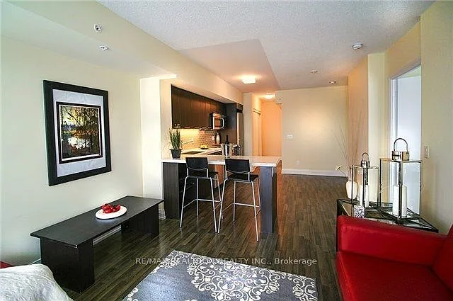 565 Wilson Ave #702W — Photo 5