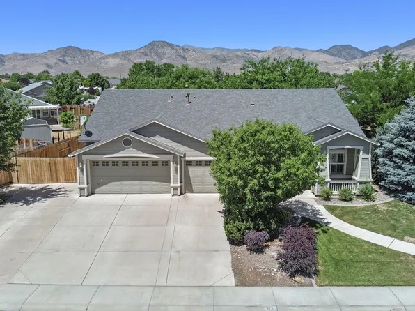 325 Hidden Oaks Dr, Dayton, NV 89403