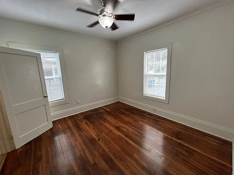 901 Sedgefield St #B — Photo 6