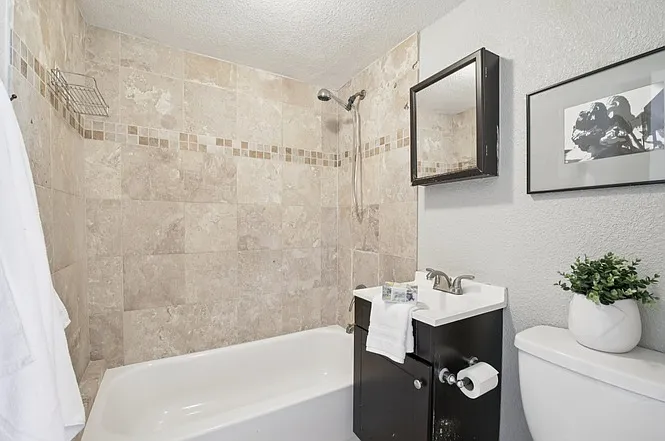 4161 Milwaukee St — Photo 16