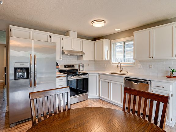 5th image of 513 SE 10th St