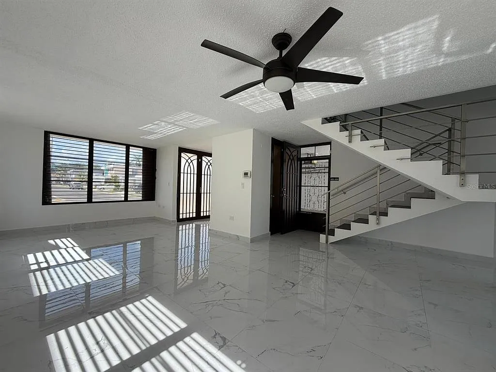 4 bed, 3.5 bath, 3180 sqft, $3,600 — Photo 4