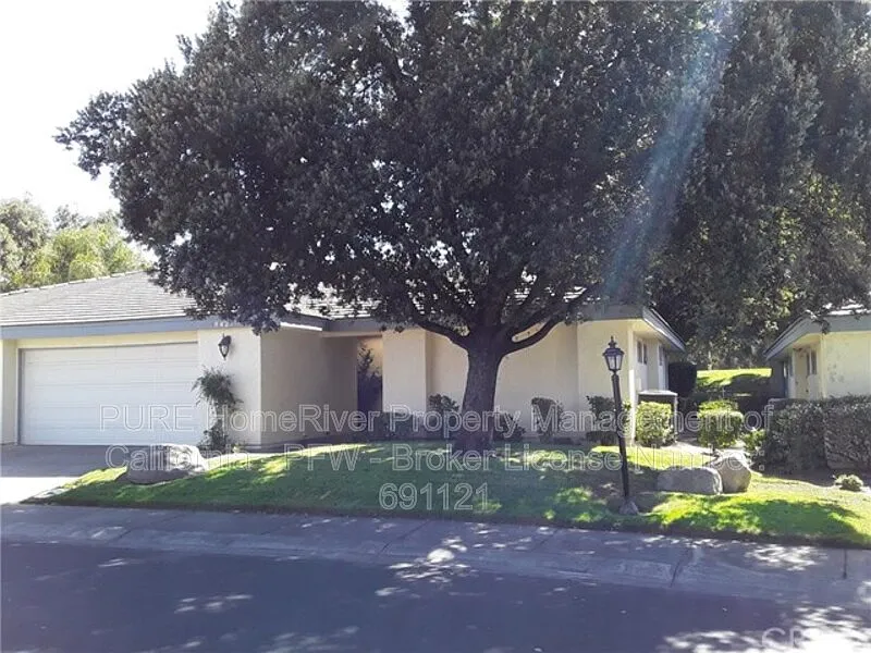 38421 Oaktree Loop