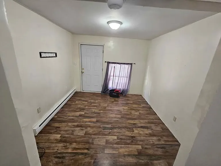 321 N Vine St — Photo 13