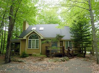 227 Sweet Briar Rd, Pocono Pines, PA 18350