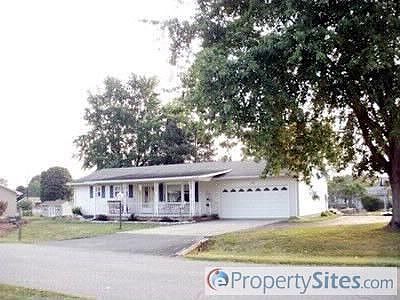 1st image of 121 Queen Dr