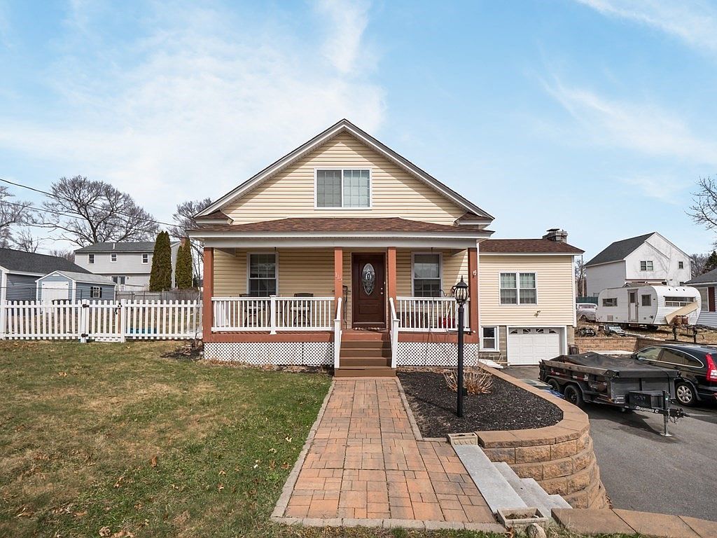 115 Amesbury St, Dracut, MA 01826 Zillow