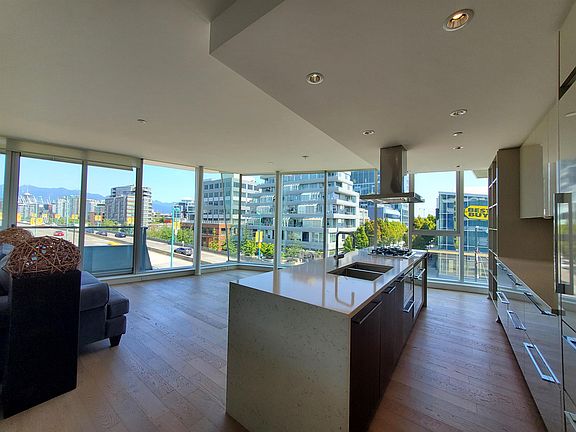 3rd image of 2211 Cambie St #5XX