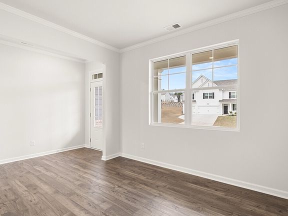 4th image of 206 Thompson Ridge Ln