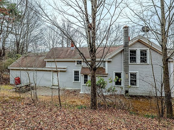3rd image of 118 N Leverett Rd
