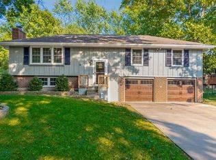 9815 Knox Dr, Overland Park, KS 66212