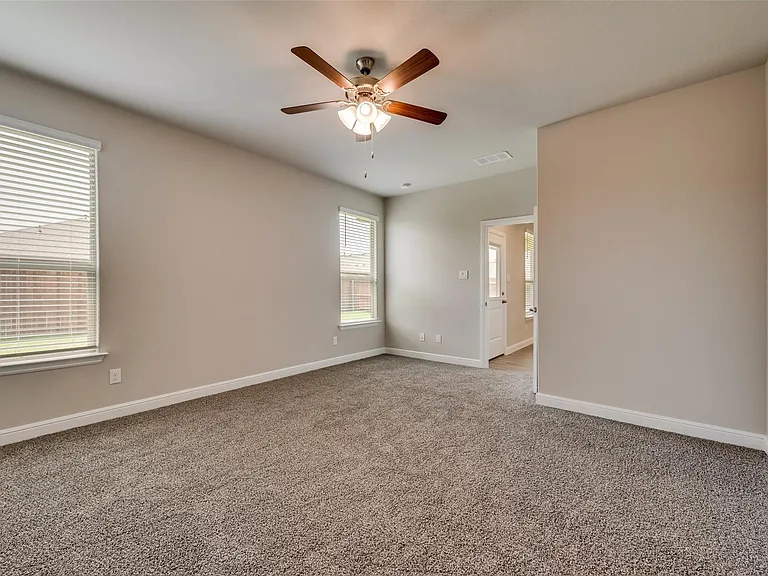 2441 Bellatrix Dr — Photo 7