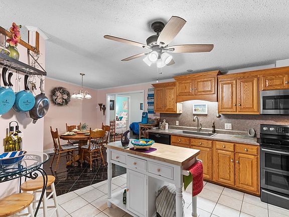 3rd image of 3415 Northpointe Blvd.