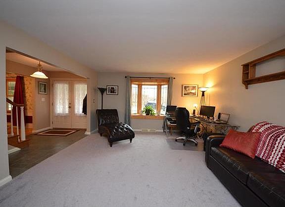 5th image of 37 Weslake Dr