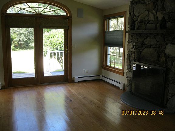 4th image of 80 Brookwood Dr #1