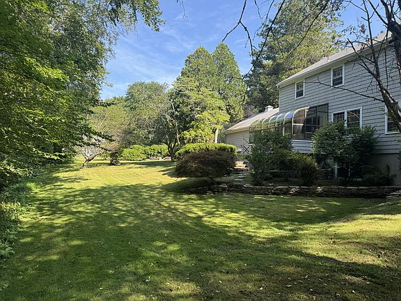 2nd image of 108 Oakwood Dr