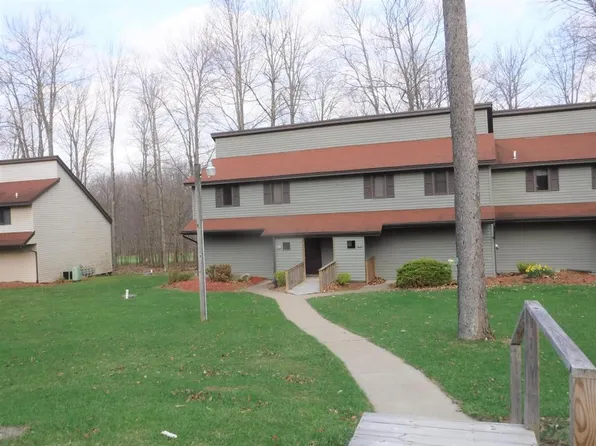 46A Tarpum Bay Rd, Dubois, PA 15801
