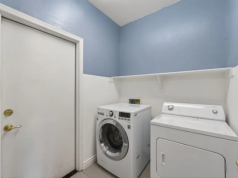 7306 S 14th St — Photo 28