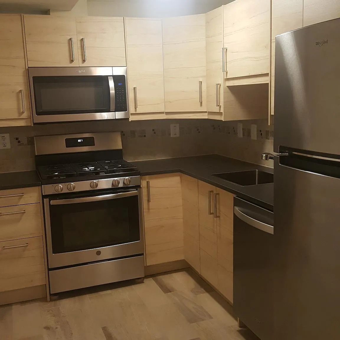 Studio, 425 sqft, $1,700 — Photo 4
