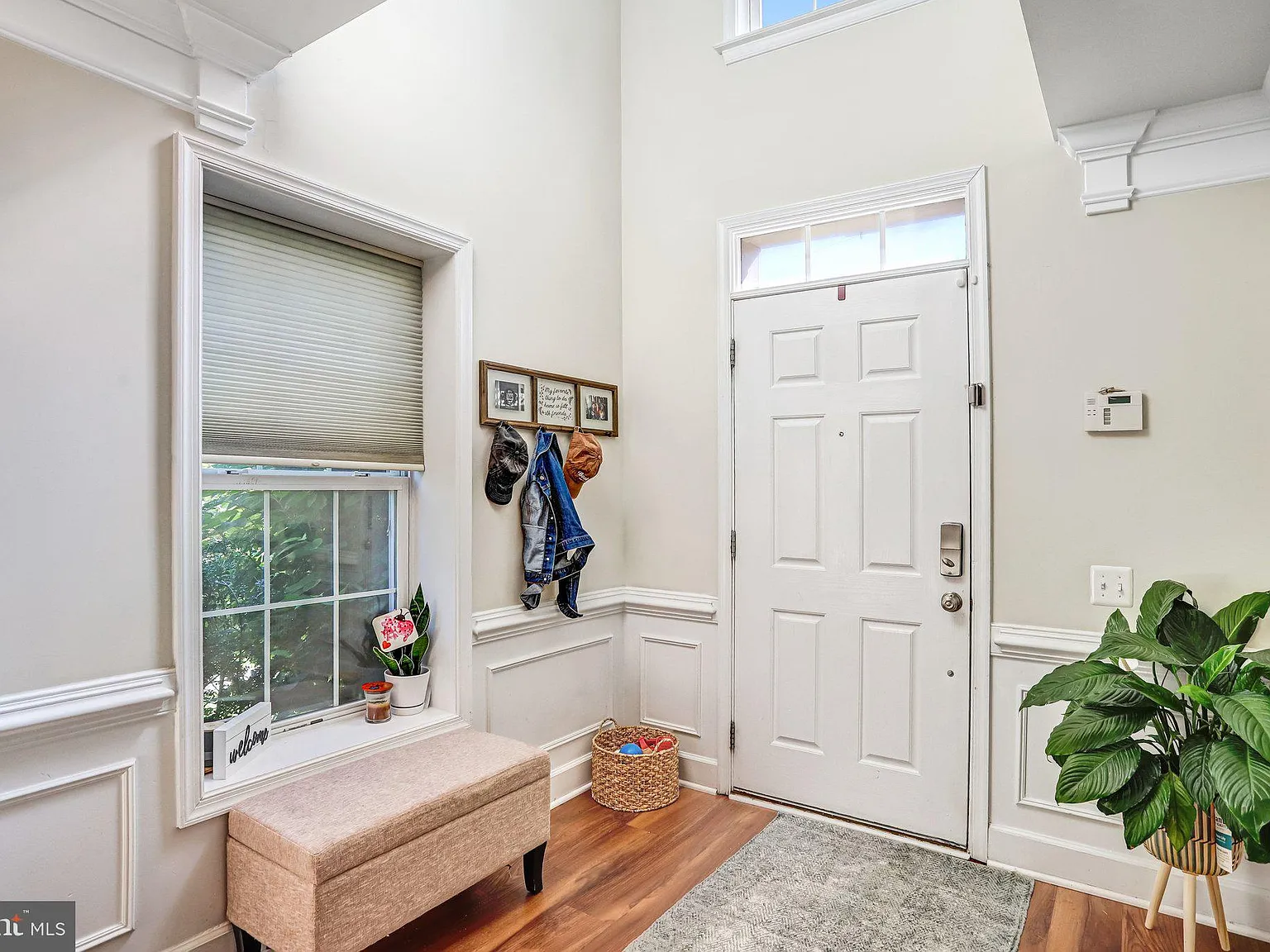 4 bed, 3.5 bath, 2204 sqft, $3,250 — Photo 4