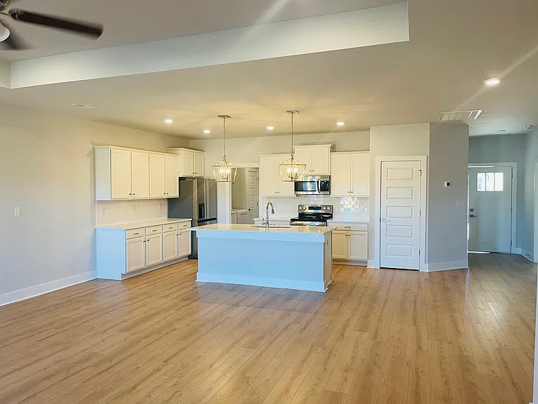 119 Clift Farm Dr — Photo 9