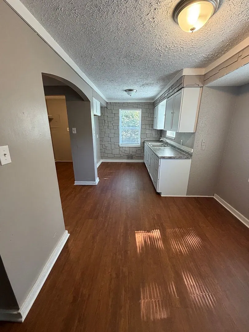 Cozy 3 Bedroom — Photo 3