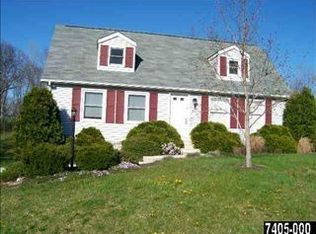 56 Robin Cir, Gettysburg, PA 17325