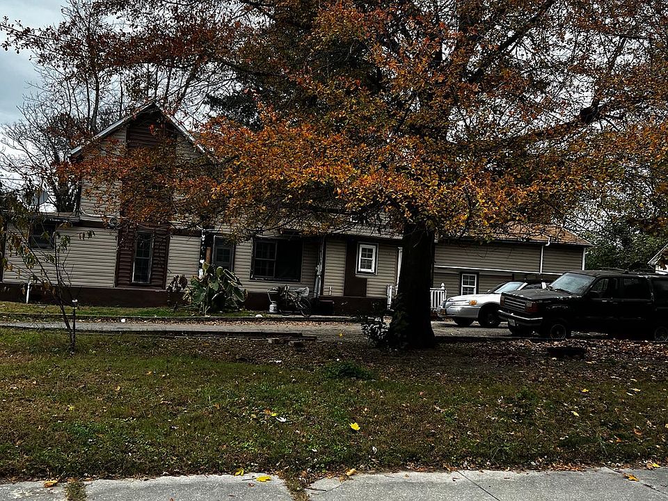 2nd image of 125 2nd St