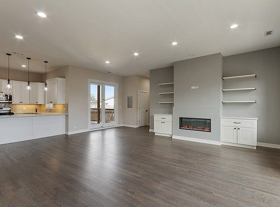 4th image of 3440 N Elston Ave Unit 201
