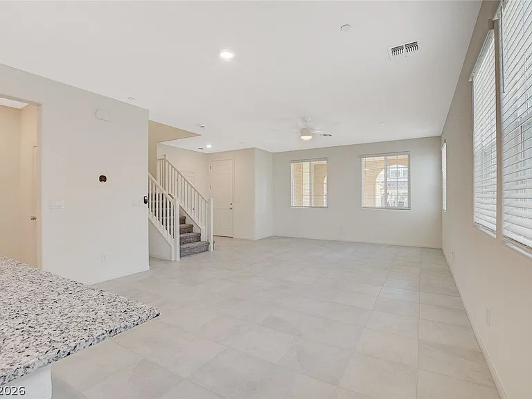 2615 Esposende St — Photo 11