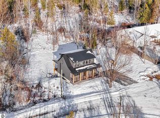 1713 Vanderlip Rd, Traverse City, MI 49686