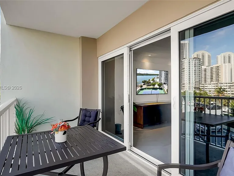 300 Bayview Dr #307 — Photo 15
