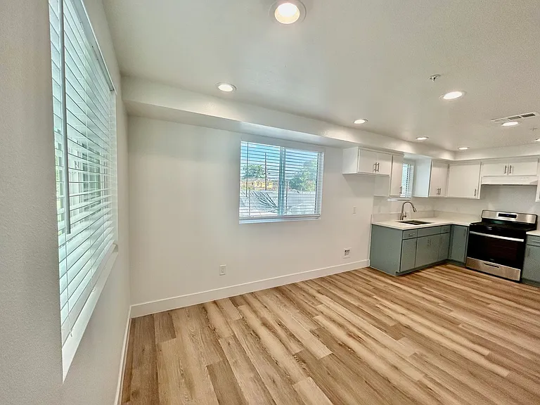 8418 S Main St — Photo 29