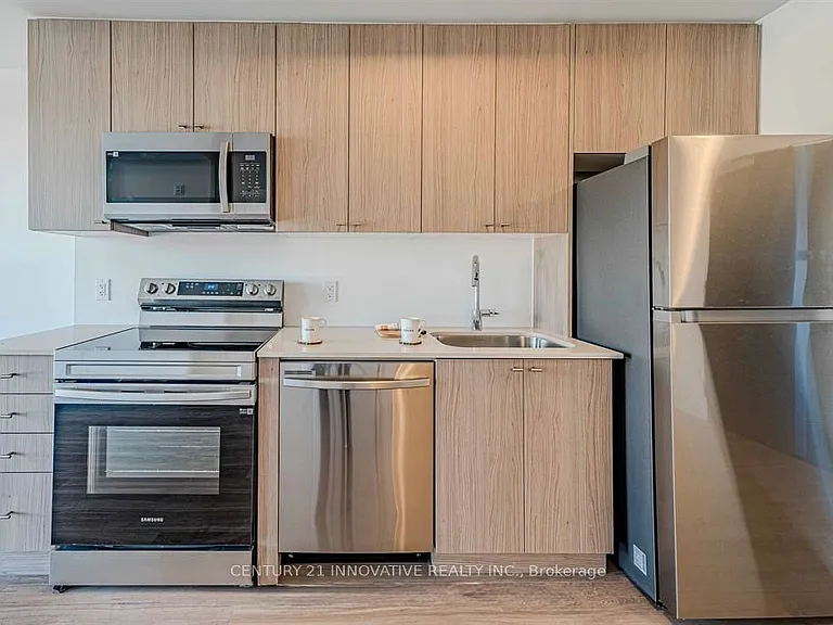 490 Gordon Krantz Ave #201 — Photo 7