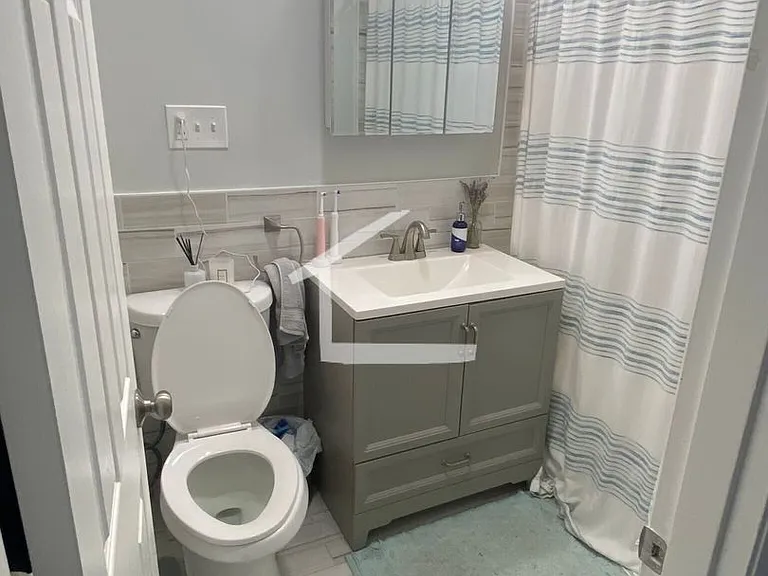 28 Brentwood St #1 — Photo 4