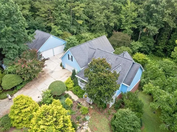 1555 Maple Ridge Dr, Loganville, GA 30052