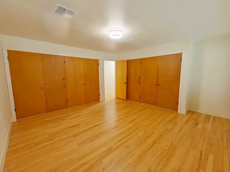 3240 S Louis Ln — Photo 14