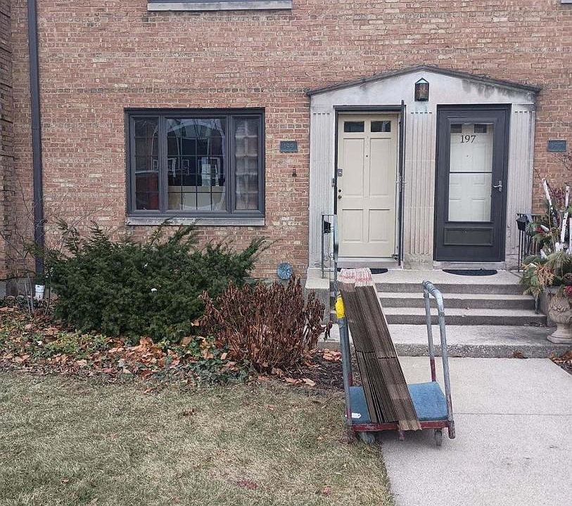 2nd image of 199 Fellows Ct