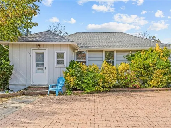 233 Beach 148th St, Far Rockaway, NY 11694