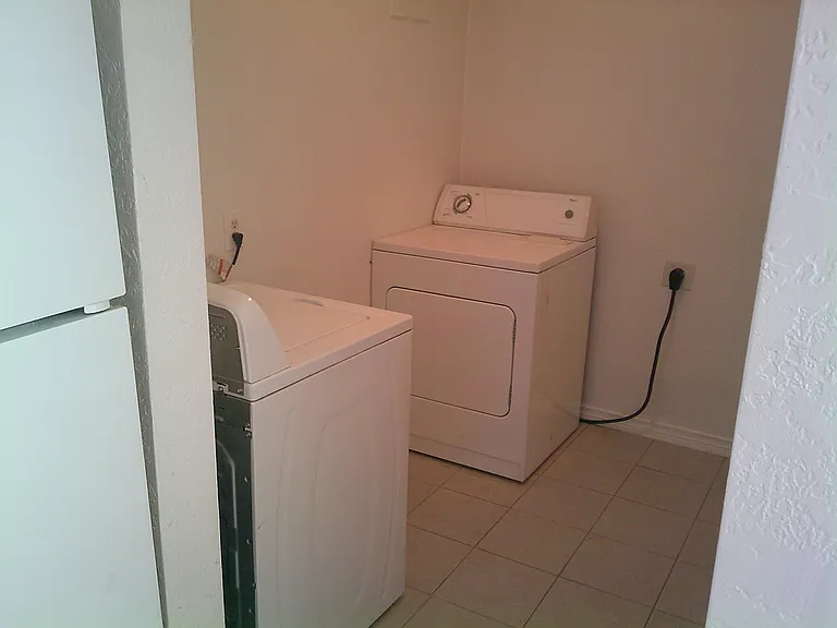 1155 NW Ozmun Ave — Photo 7