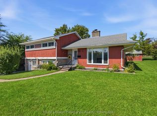 302 King St, Quinte West, ON K8V 3X5