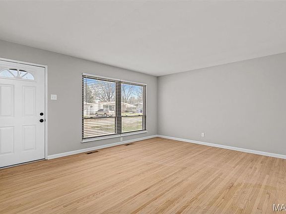 5th image of 32 San Mateo Dr