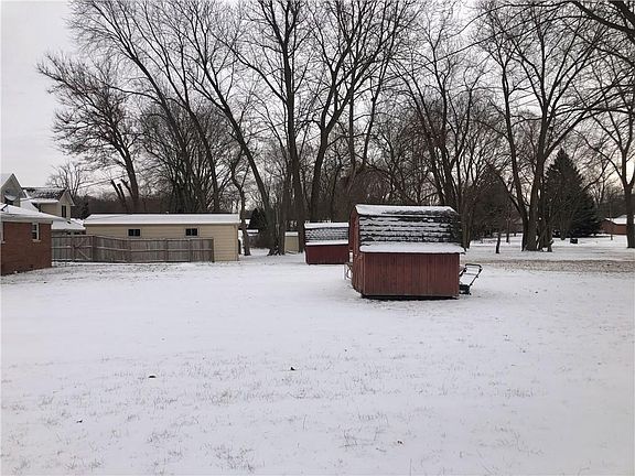 3rd image of 2933 E Epler Ave