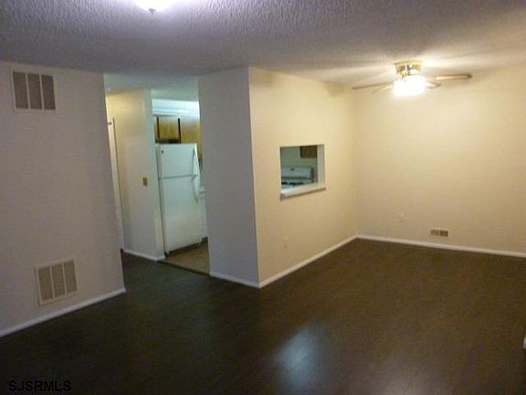 3rd image of 98 Liberty Ct #98